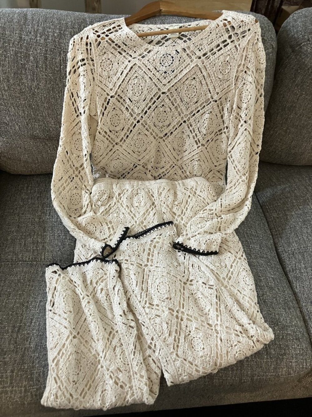Ultra Pink Women's Crochet Lace 2 Piece Outfit Set Cream Black Trim Small